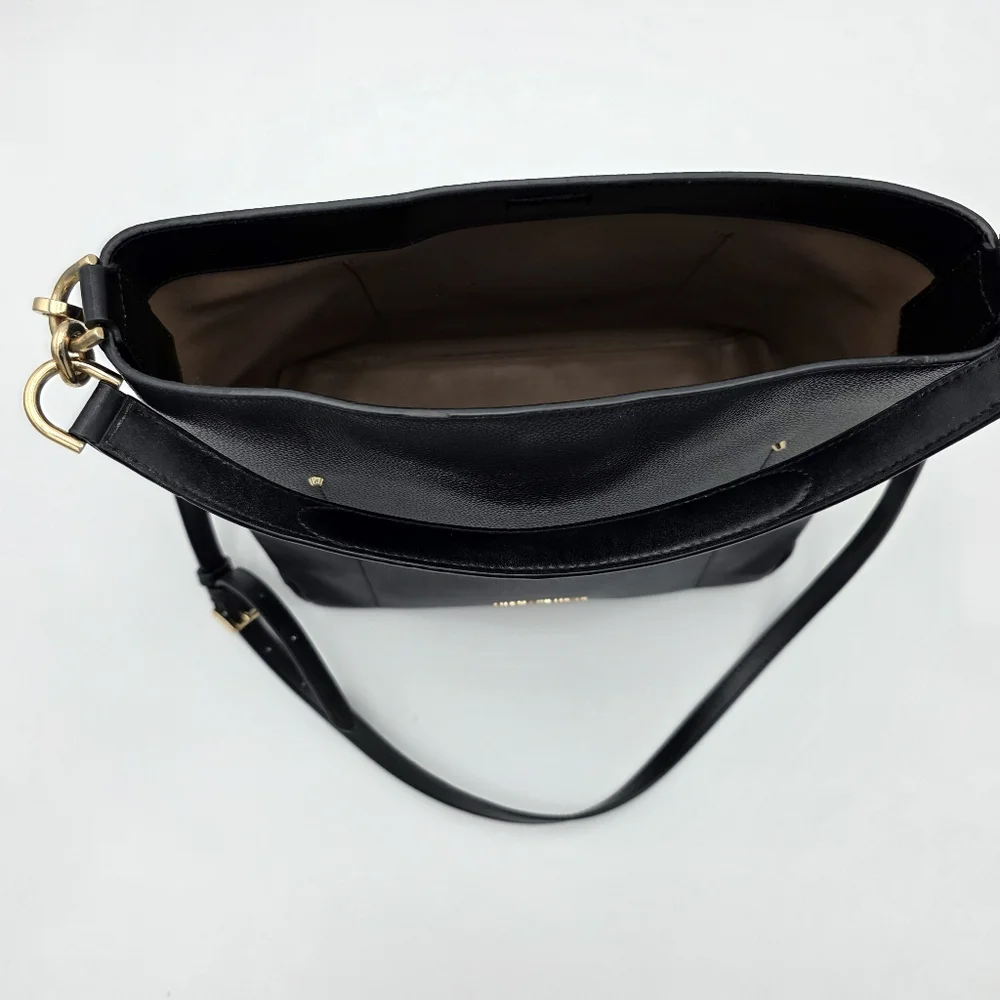 Michael Kors Black Hayes Bucket Bag - Picture 2 of 10